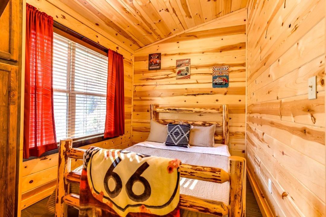 Route 66 Cabin Пиджен Фордж Стая снимка